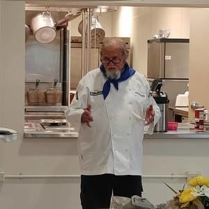 Meet your Posher, Howard